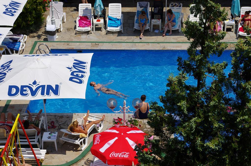 Hotel Complex Diana Cherven  Esterno foto