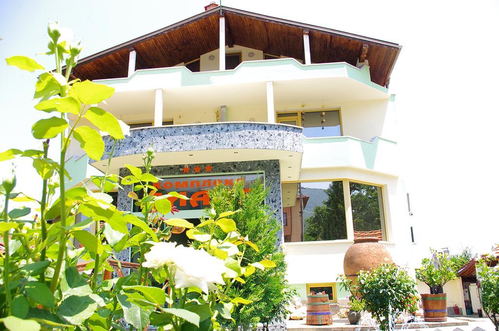 Hotel Complex Diana Cherven  Esterno foto